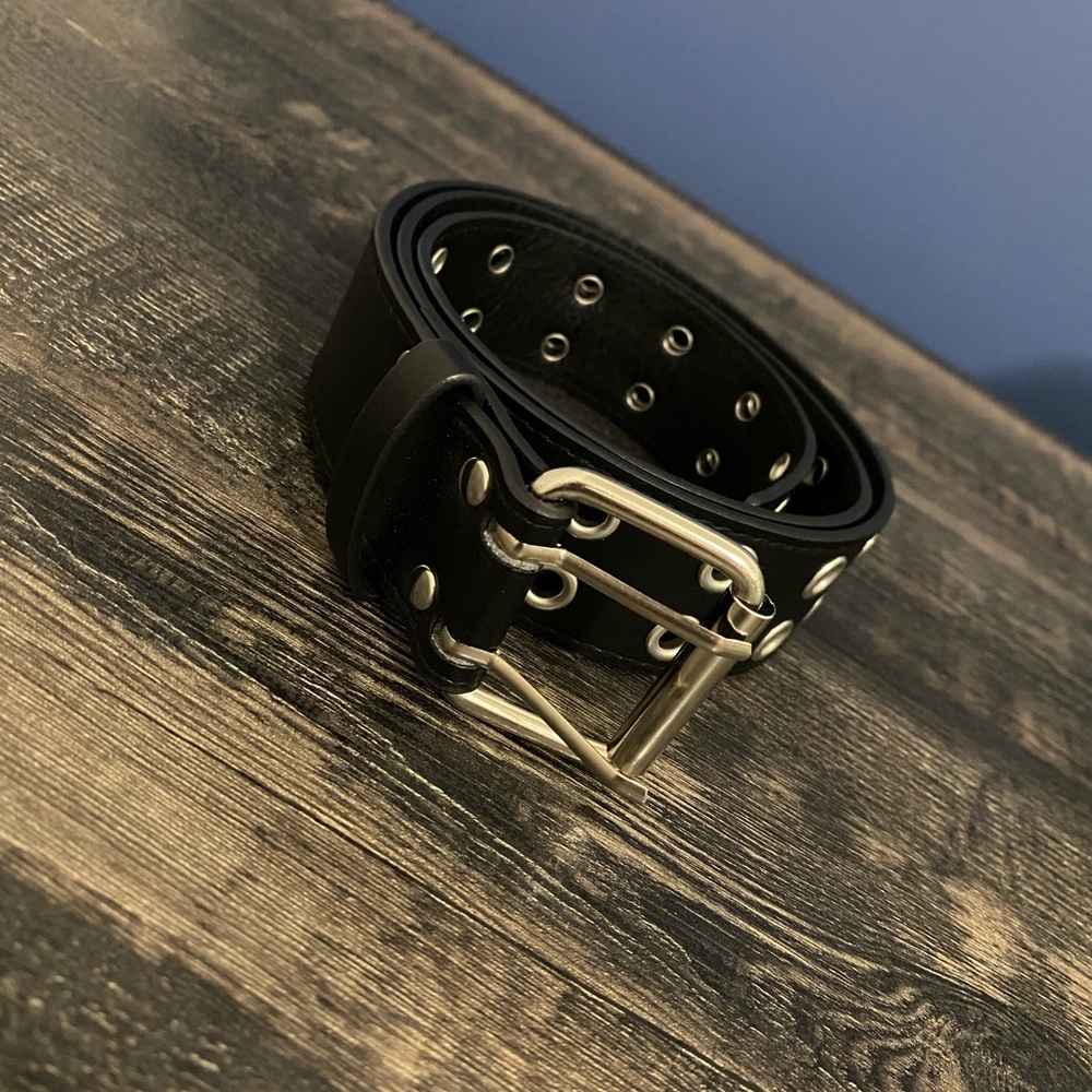 Black and Silver Ring Belt